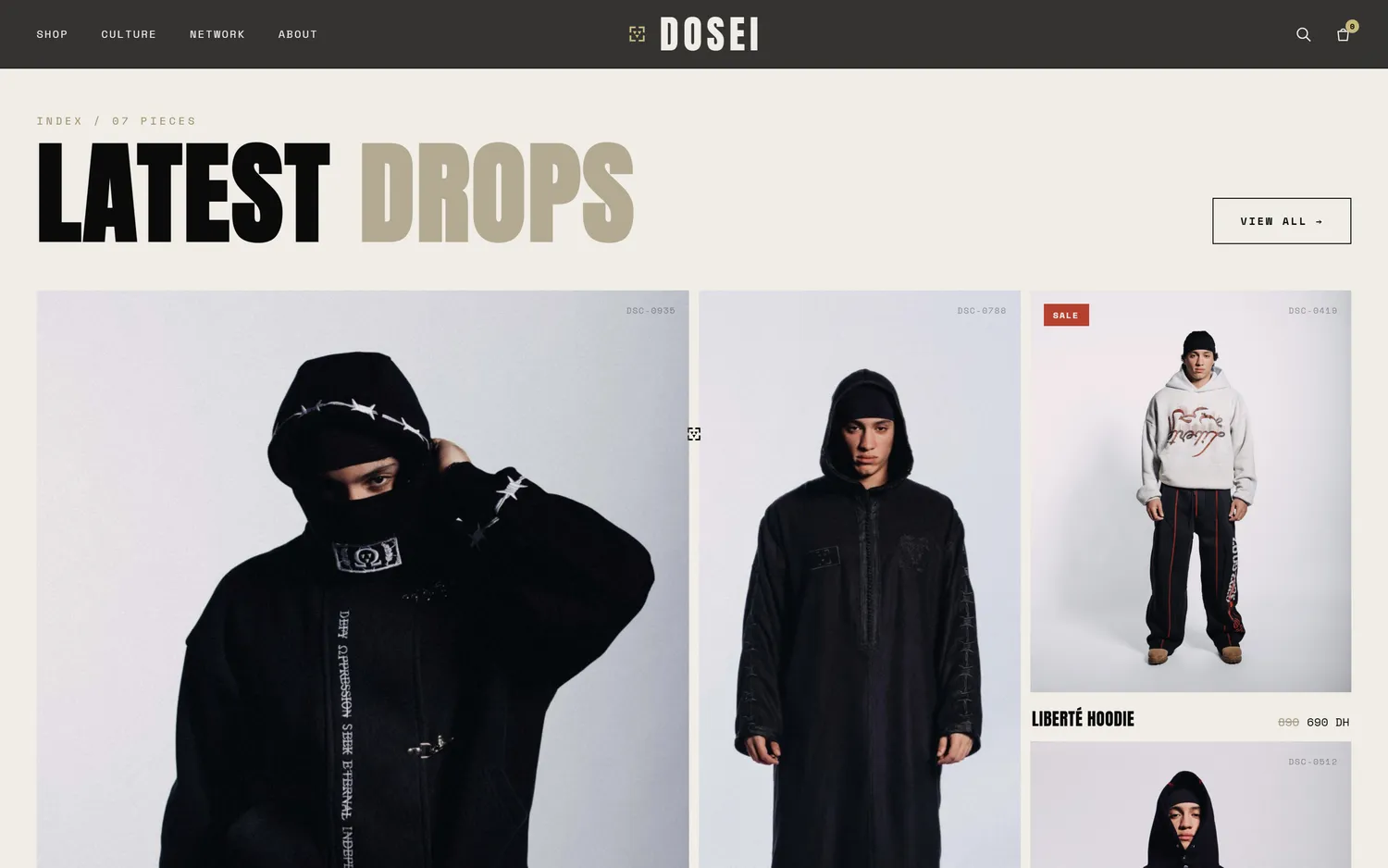 Catalogue du concept DOSEI intitulé « Latest drops », avec fiches produits, références et prix.
